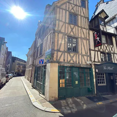 Apartment Studio 19 M2 Hypercentre - Place Du Vieux Marche - 010 *